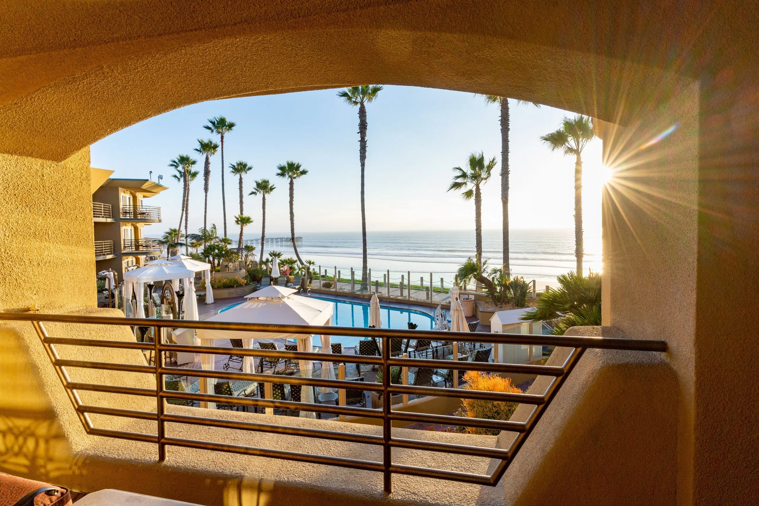 Pacific Terrace Hotel