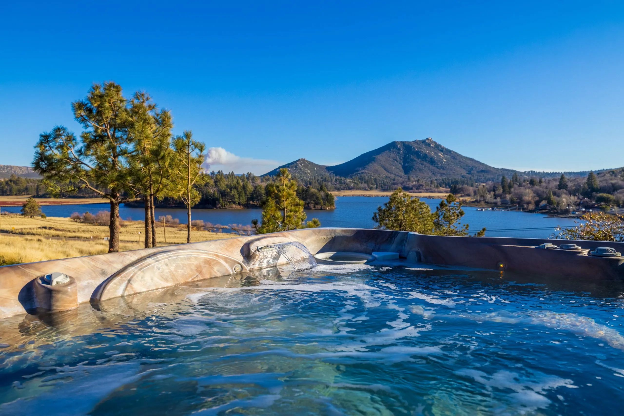 Quiet Mind Mountain Lodge, Retreat and Spa; Source: Expedia (Best Hotels for Stargazing San Diego) 